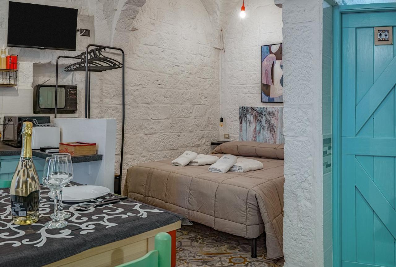Casa Vacanze “House On The Left” Ceglie Messapica Esterno foto
