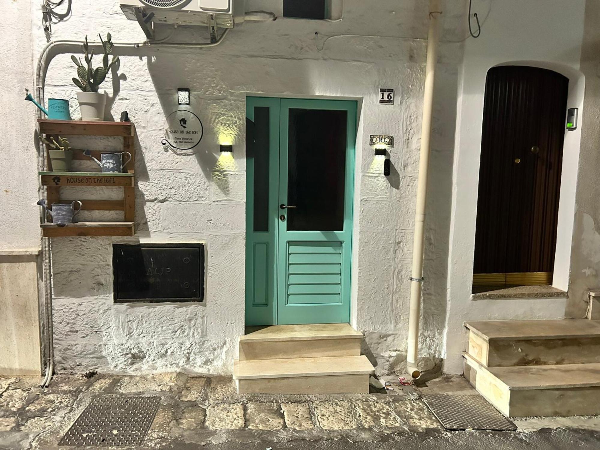 Casa Vacanze “House On The Left” Ceglie Messapica Esterno foto